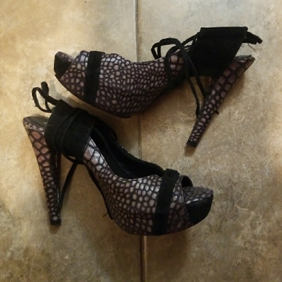 Platform leather sandal tie around ankle - Picture 3 of 6